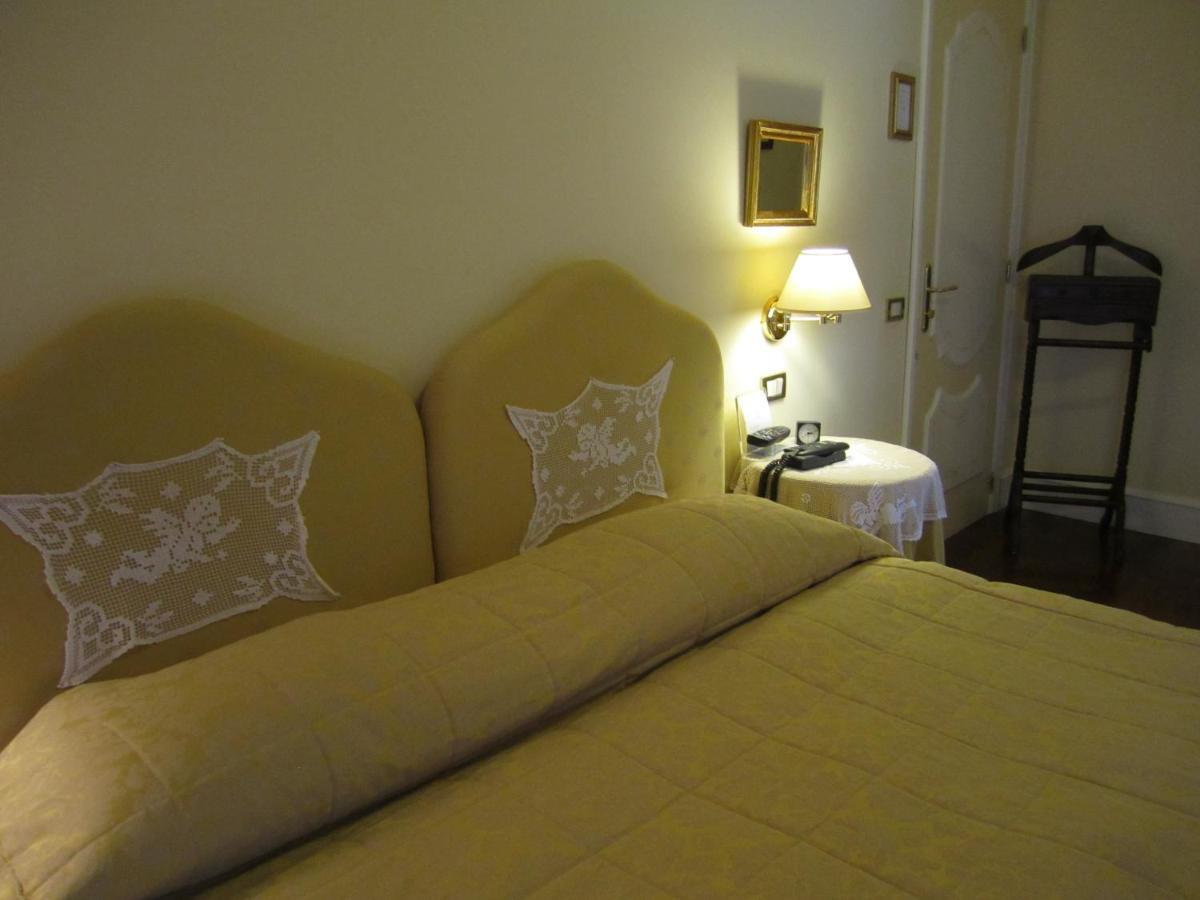 Hotel Villa Castellani Mogliano Zimmer foto